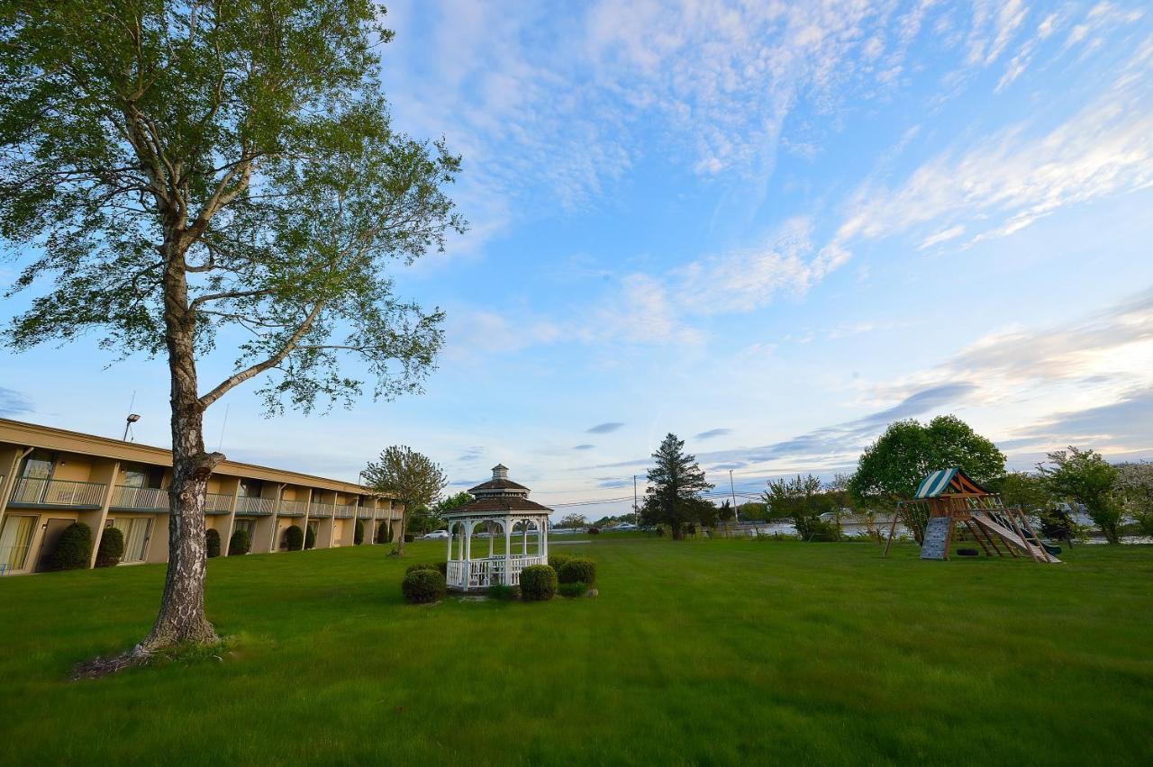 Riverview Inn & Suites Somerset Bagian luar foto