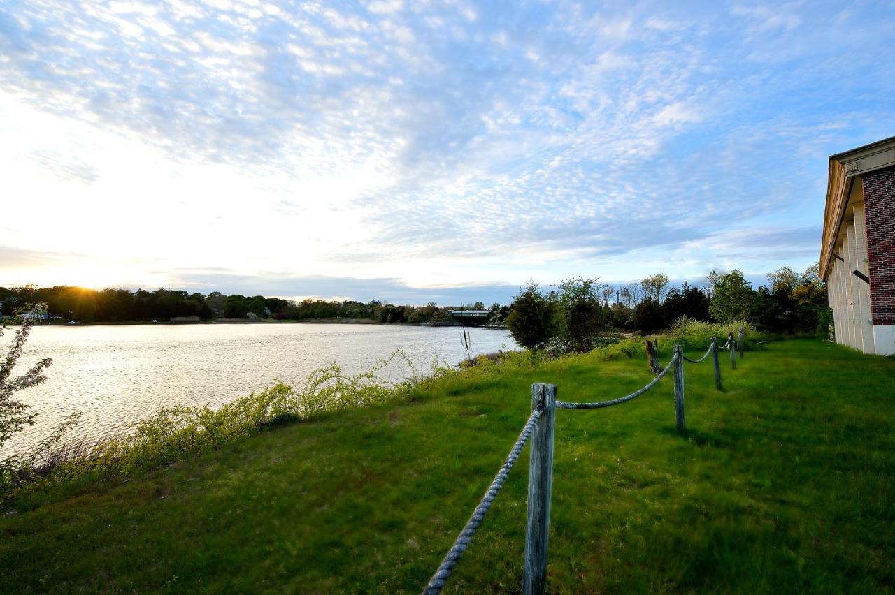 Riverview Inn & Suites Somerset Bagian luar foto