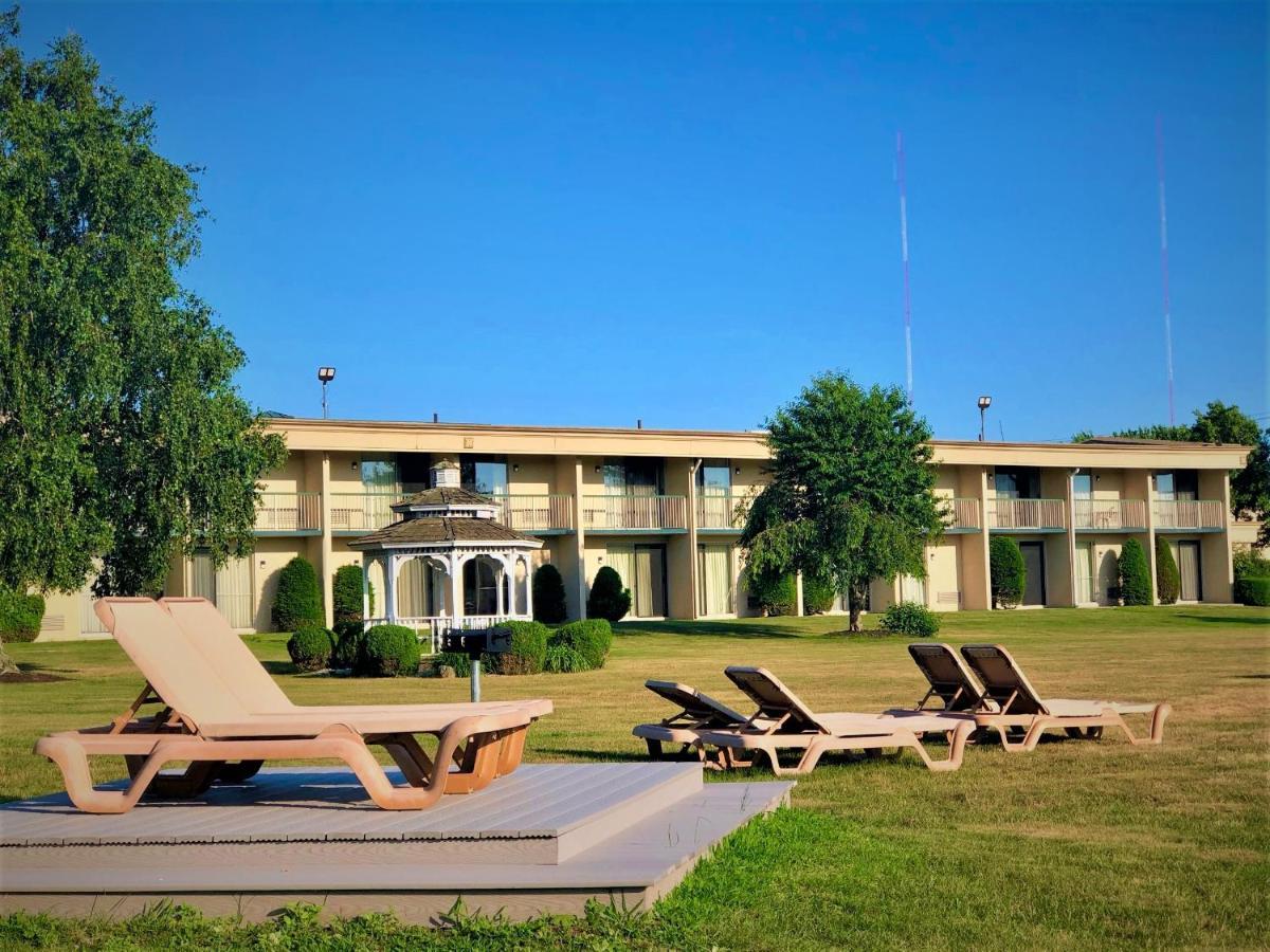 Riverview Inn & Suites Somerset Bagian luar foto