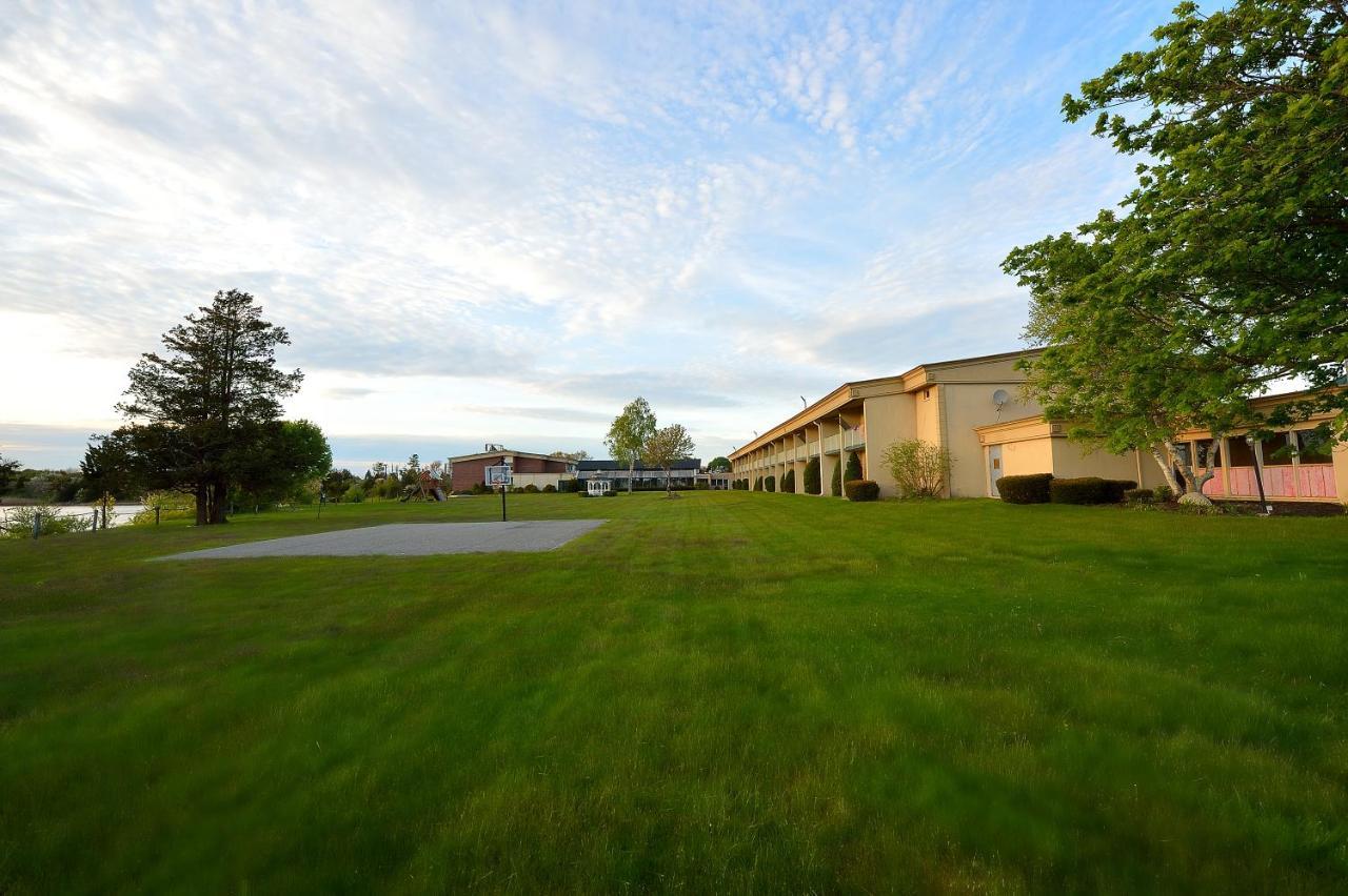 Riverview Inn & Suites Somerset Bagian luar foto