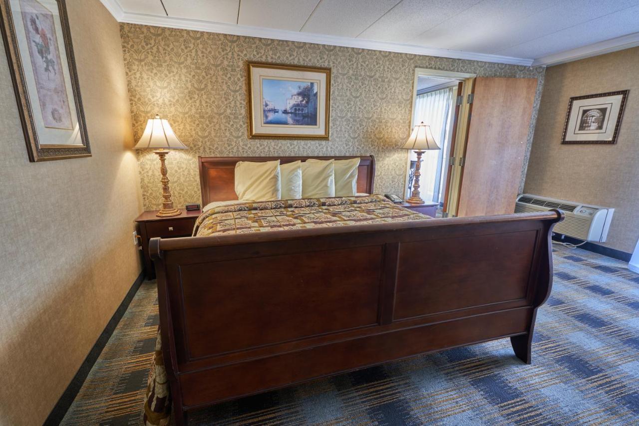 Riverview Inn & Suites Somerset Bagian luar foto