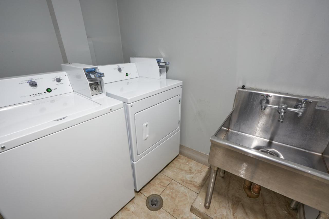 Riverview Inn & Suites Somerset Bagian luar foto