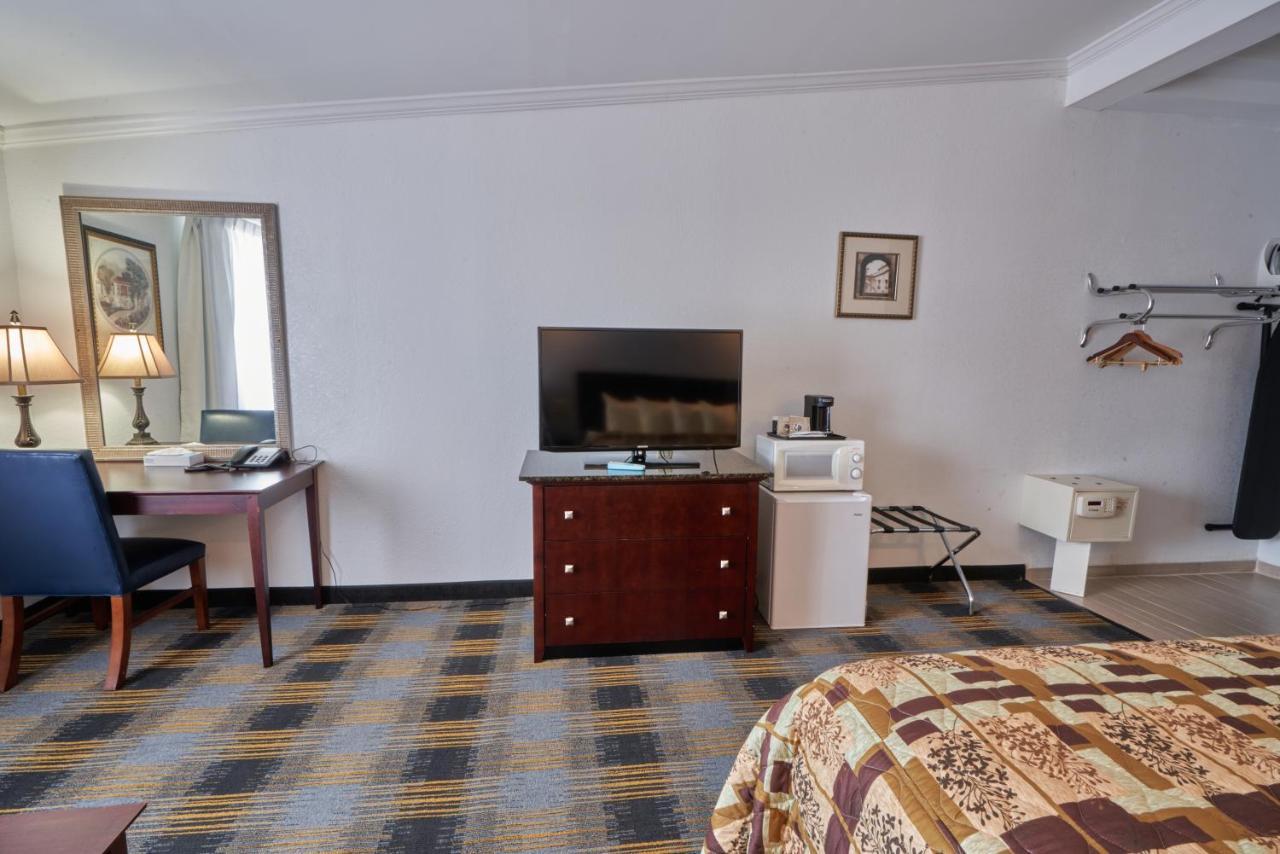 Riverview Inn & Suites Somerset Bagian luar foto