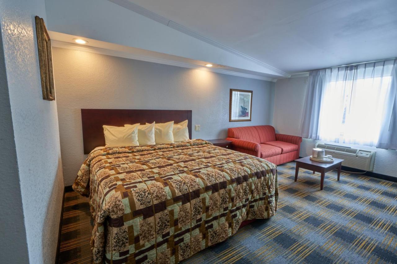 Riverview Inn & Suites Somerset Bagian luar foto