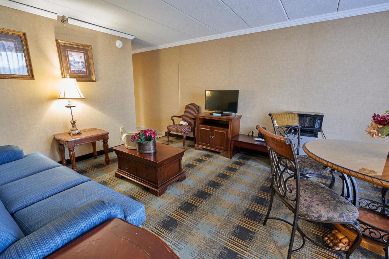 Riverview Inn & Suites Somerset Bagian luar foto