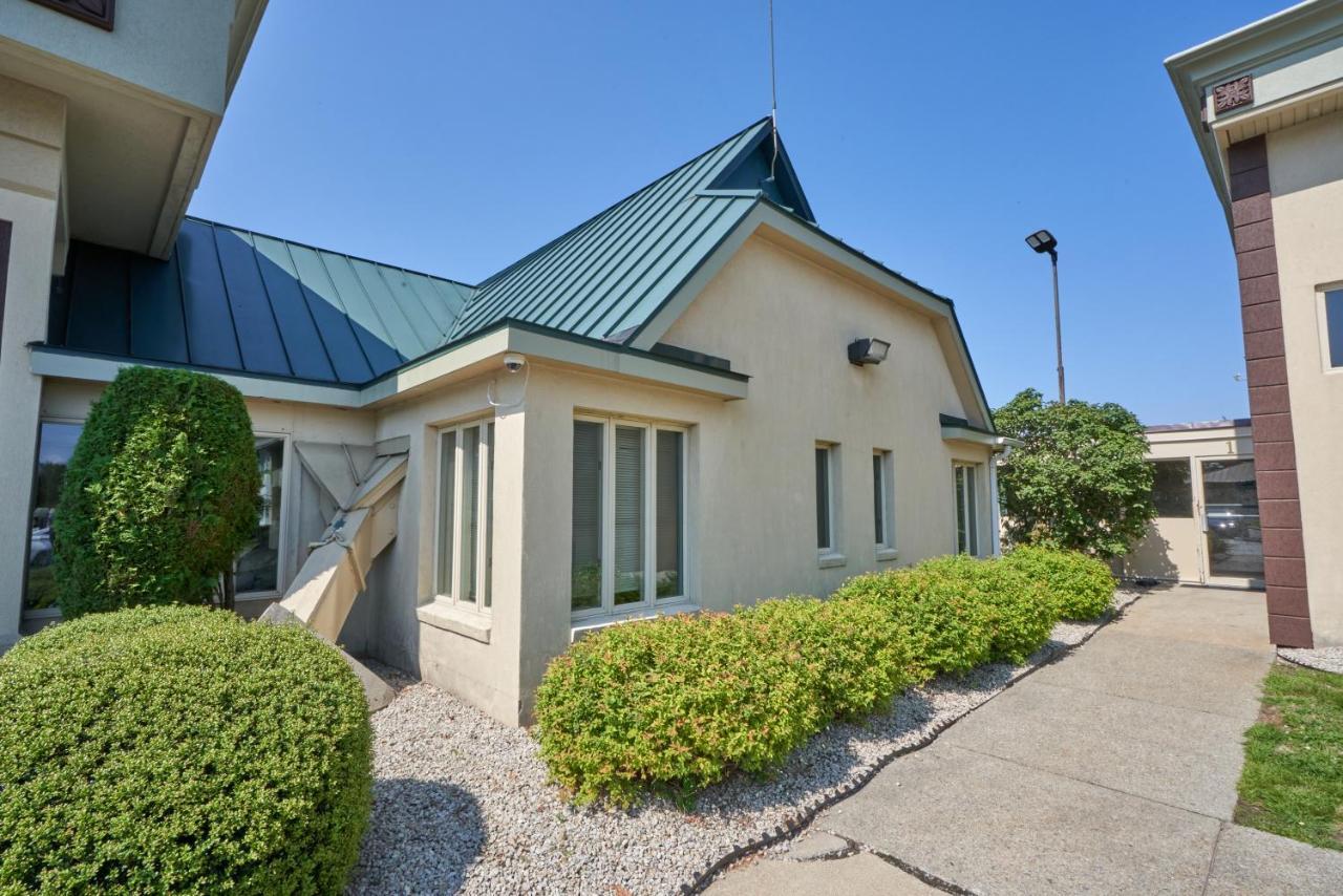Riverview Inn & Suites Somerset Bagian luar foto