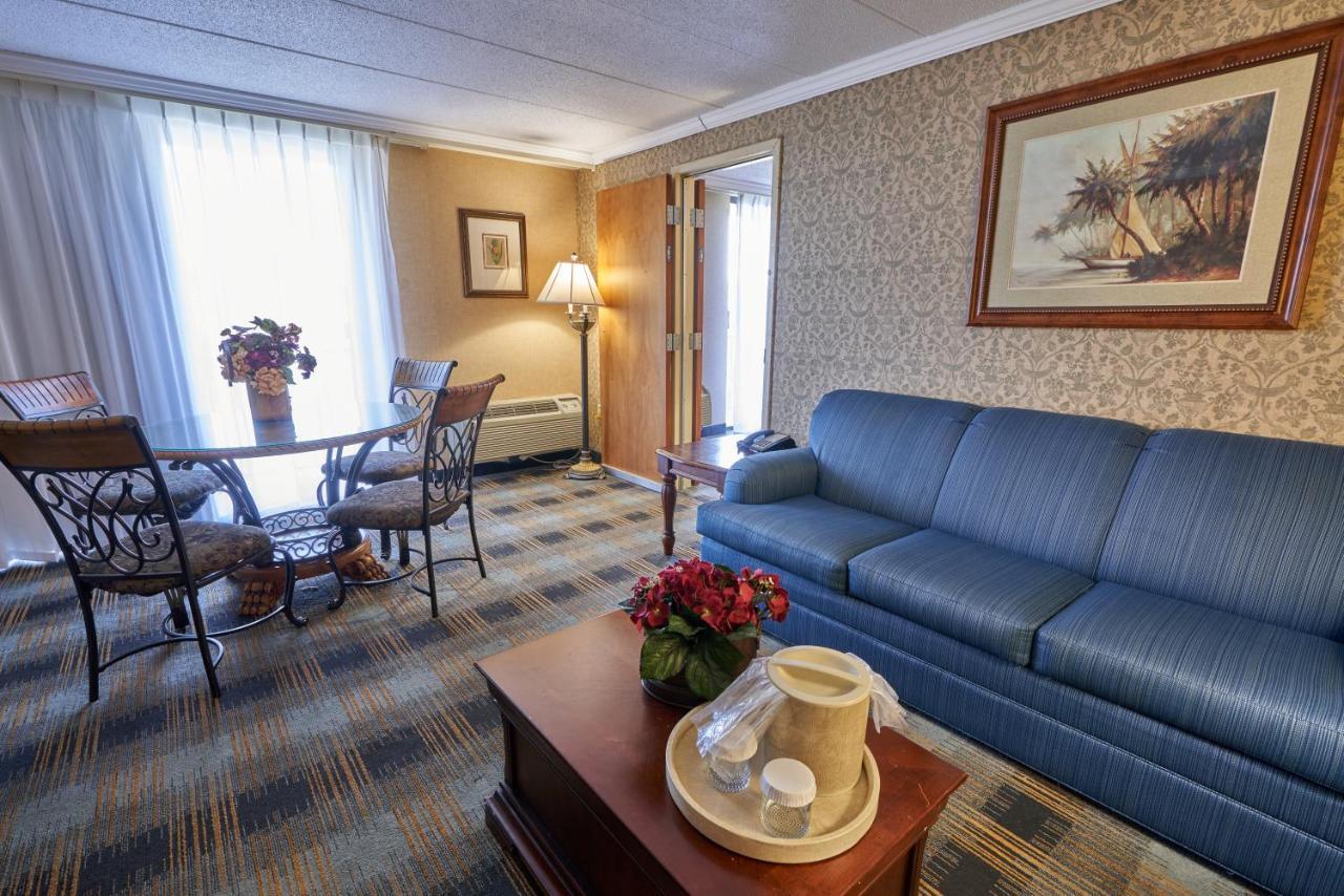 Riverview Inn & Suites Somerset Bagian luar foto