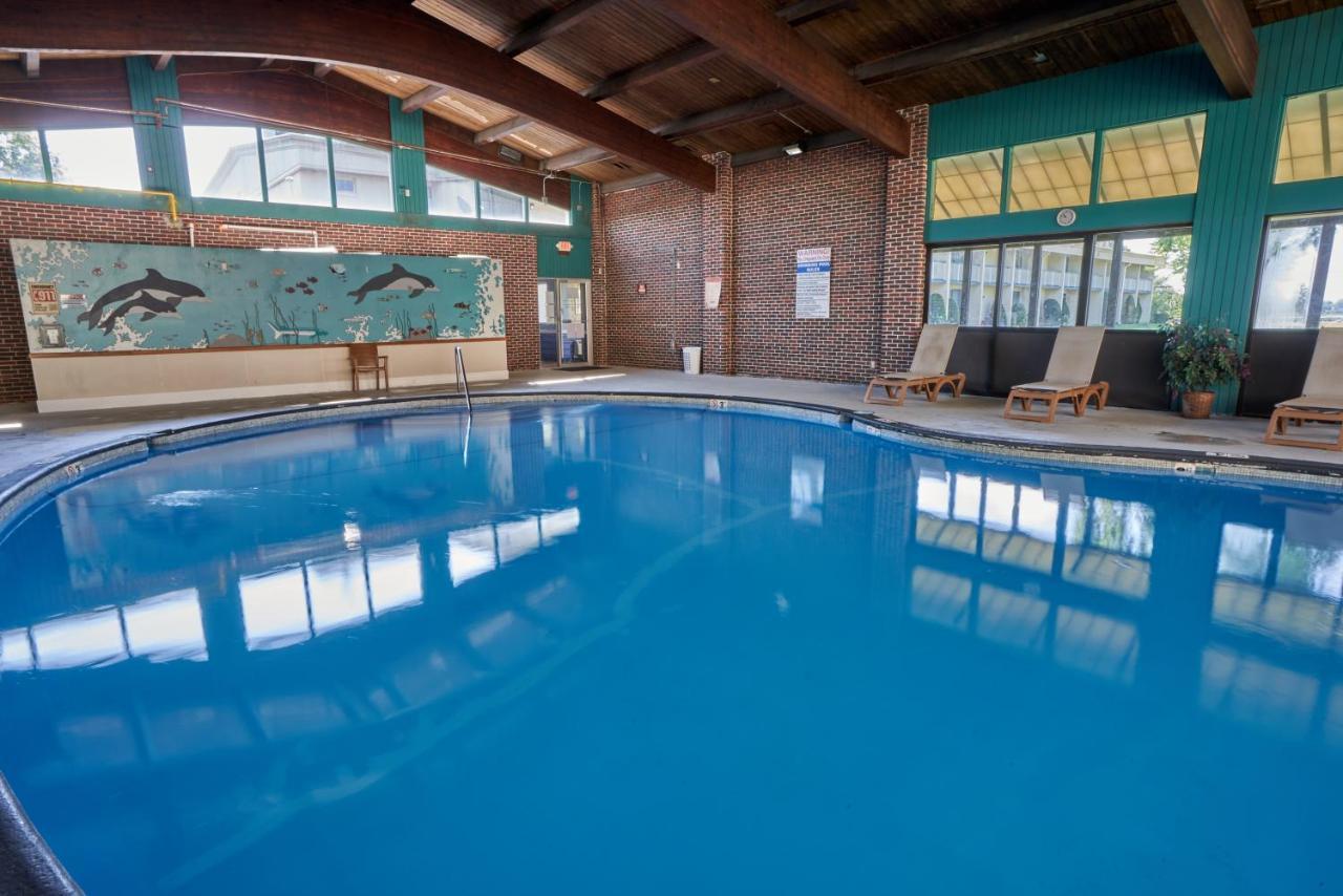 Riverview Inn & Suites Somerset Bagian luar foto
