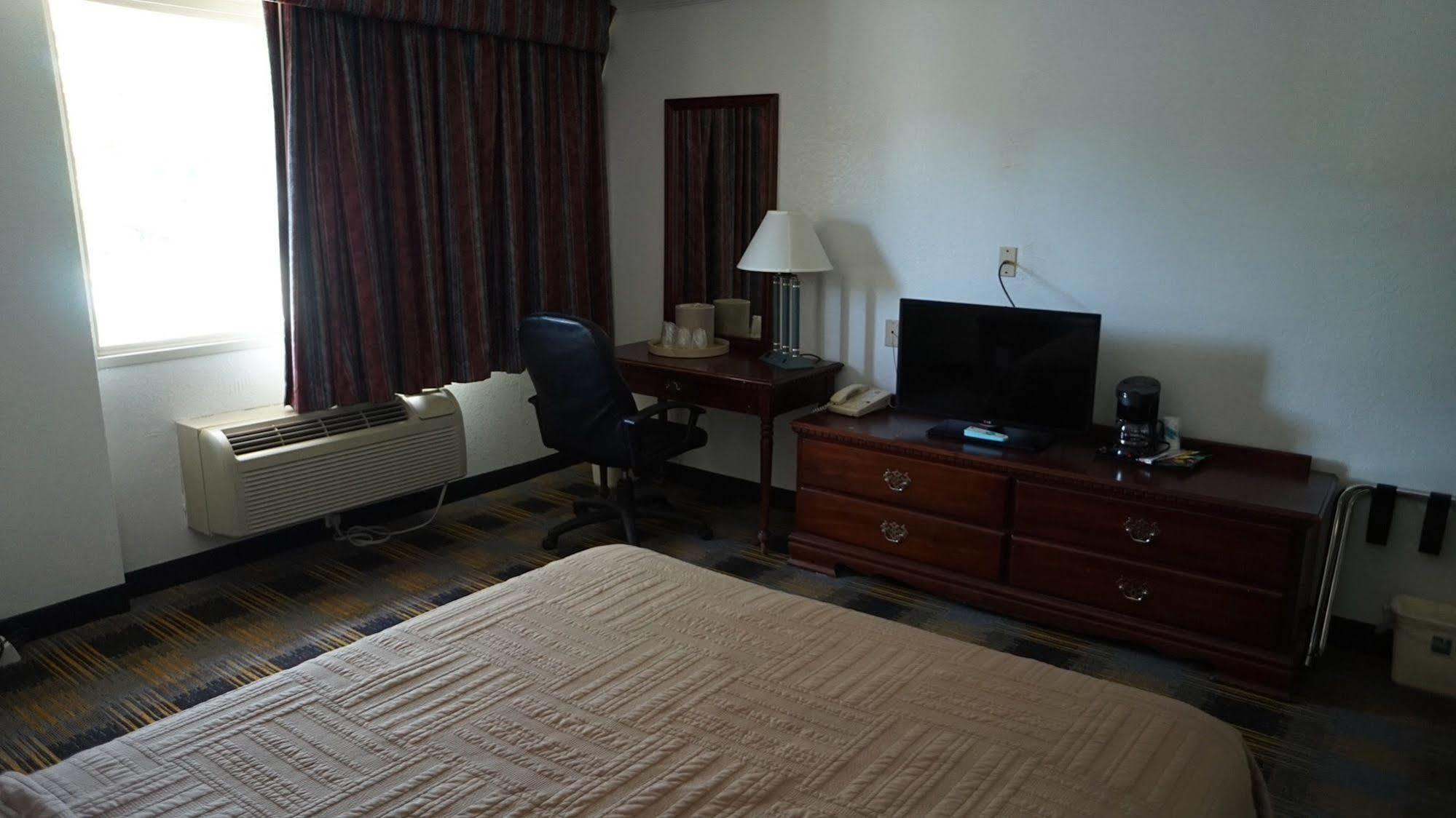 Riverview Inn & Suites Somerset Bagian luar foto