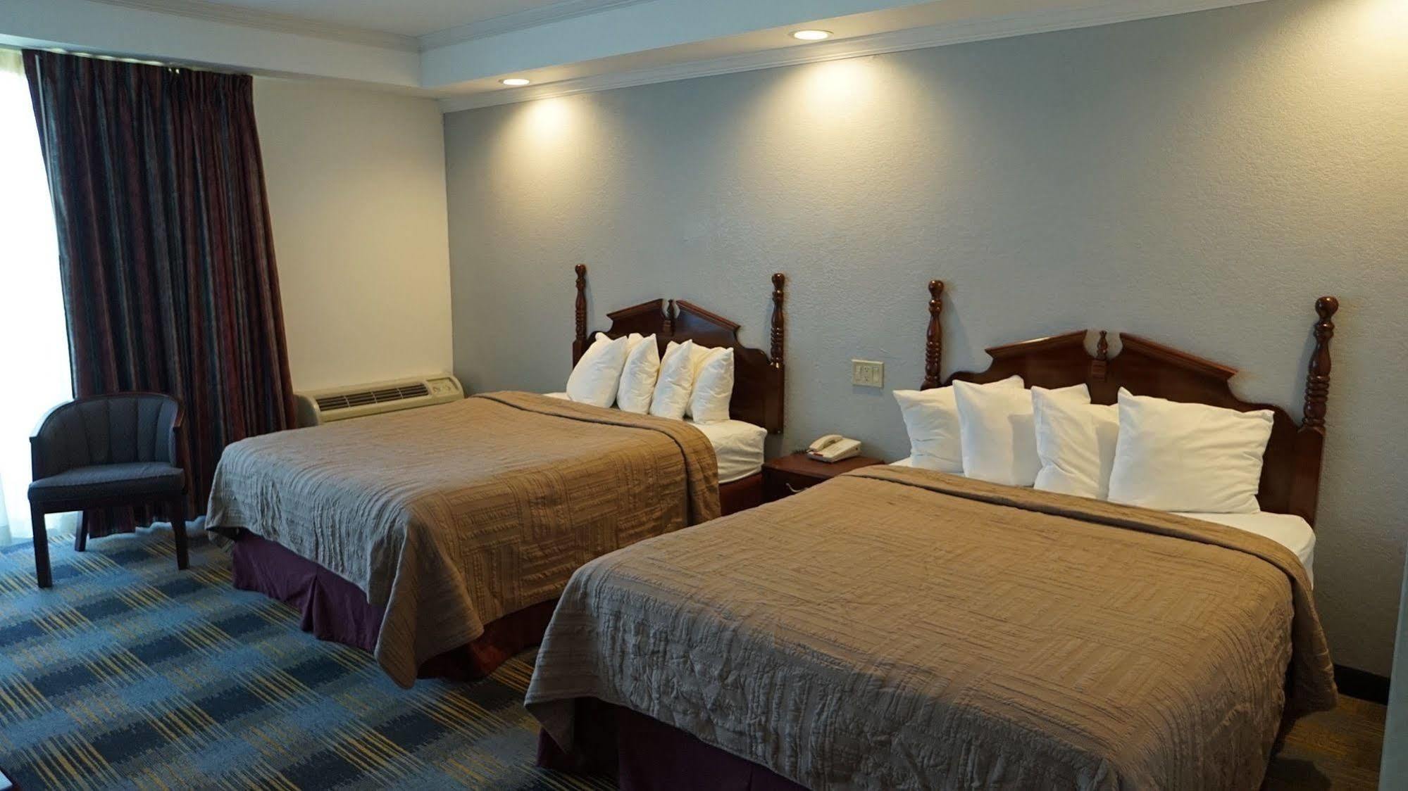 Riverview Inn & Suites Somerset Bagian luar foto