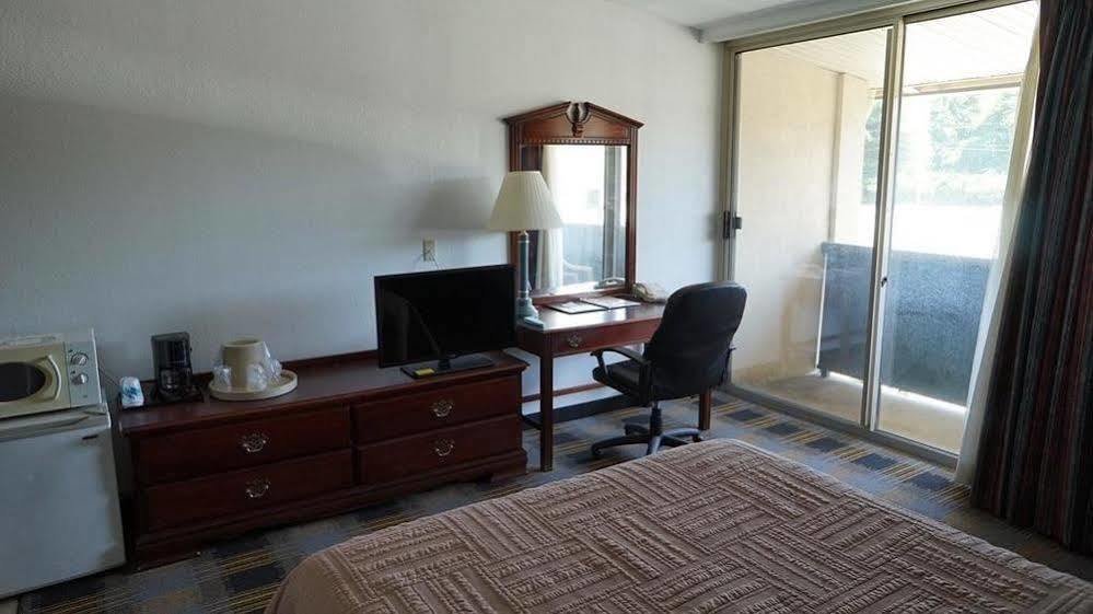 Riverview Inn & Suites Somerset Bagian luar foto