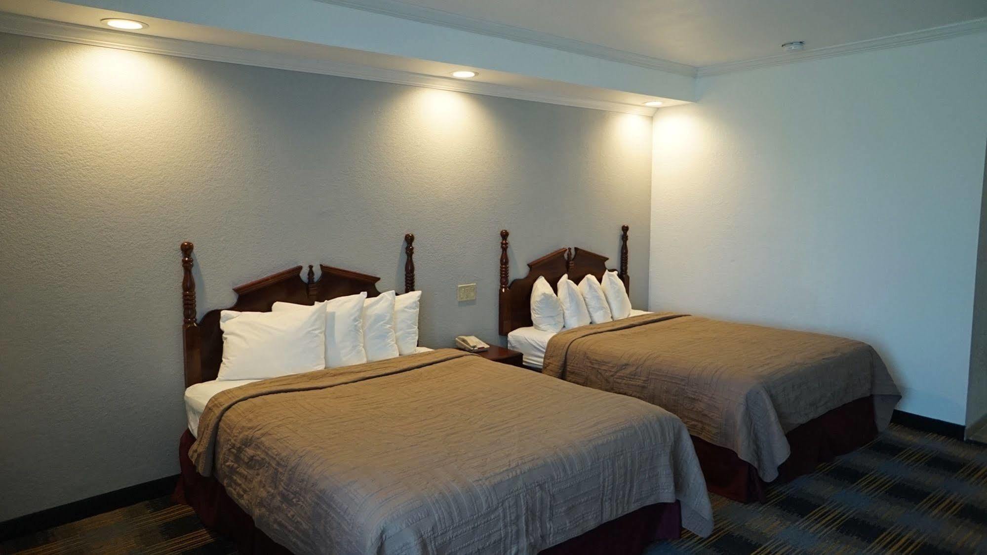 Riverview Inn & Suites Somerset Bagian luar foto