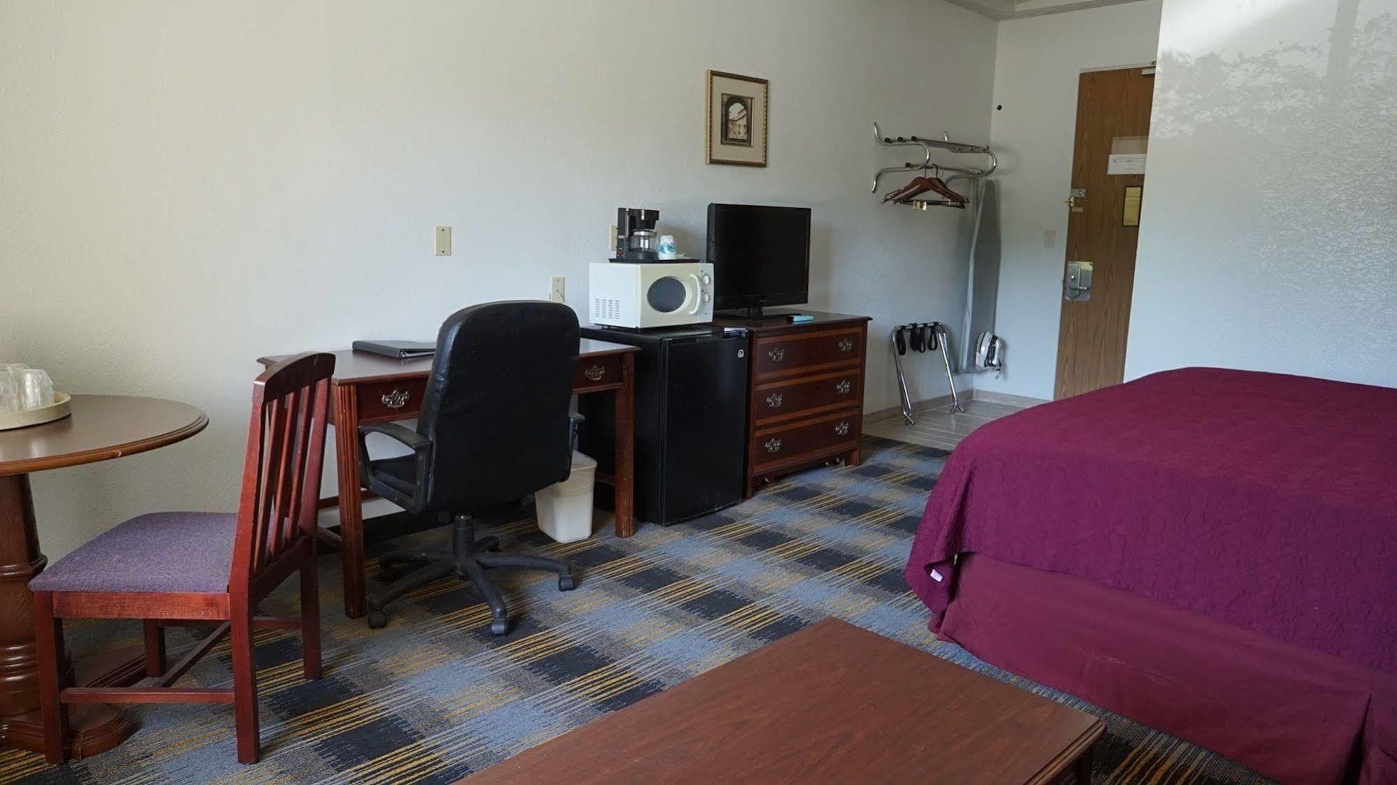 Riverview Inn & Suites Somerset Bagian luar foto