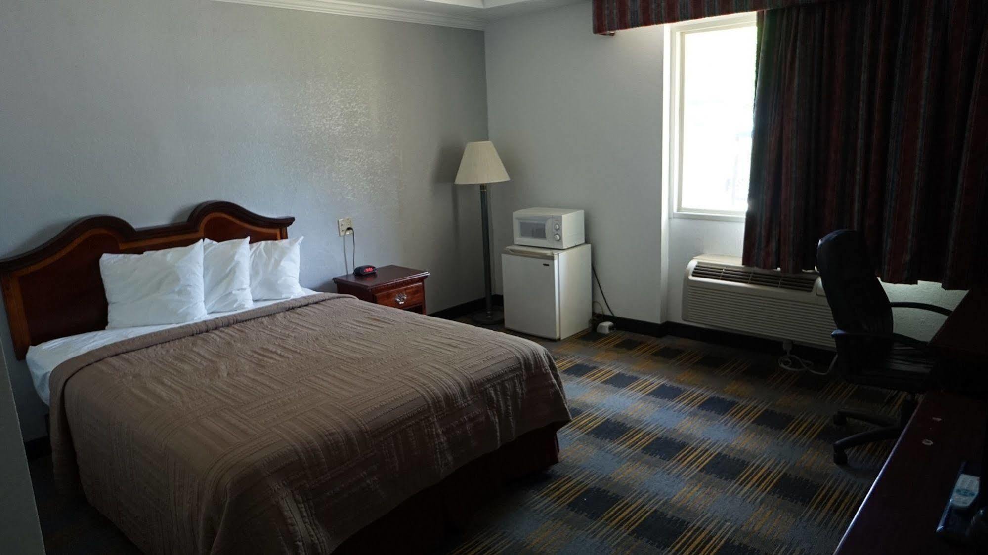 Riverview Inn & Suites Somerset Bagian luar foto