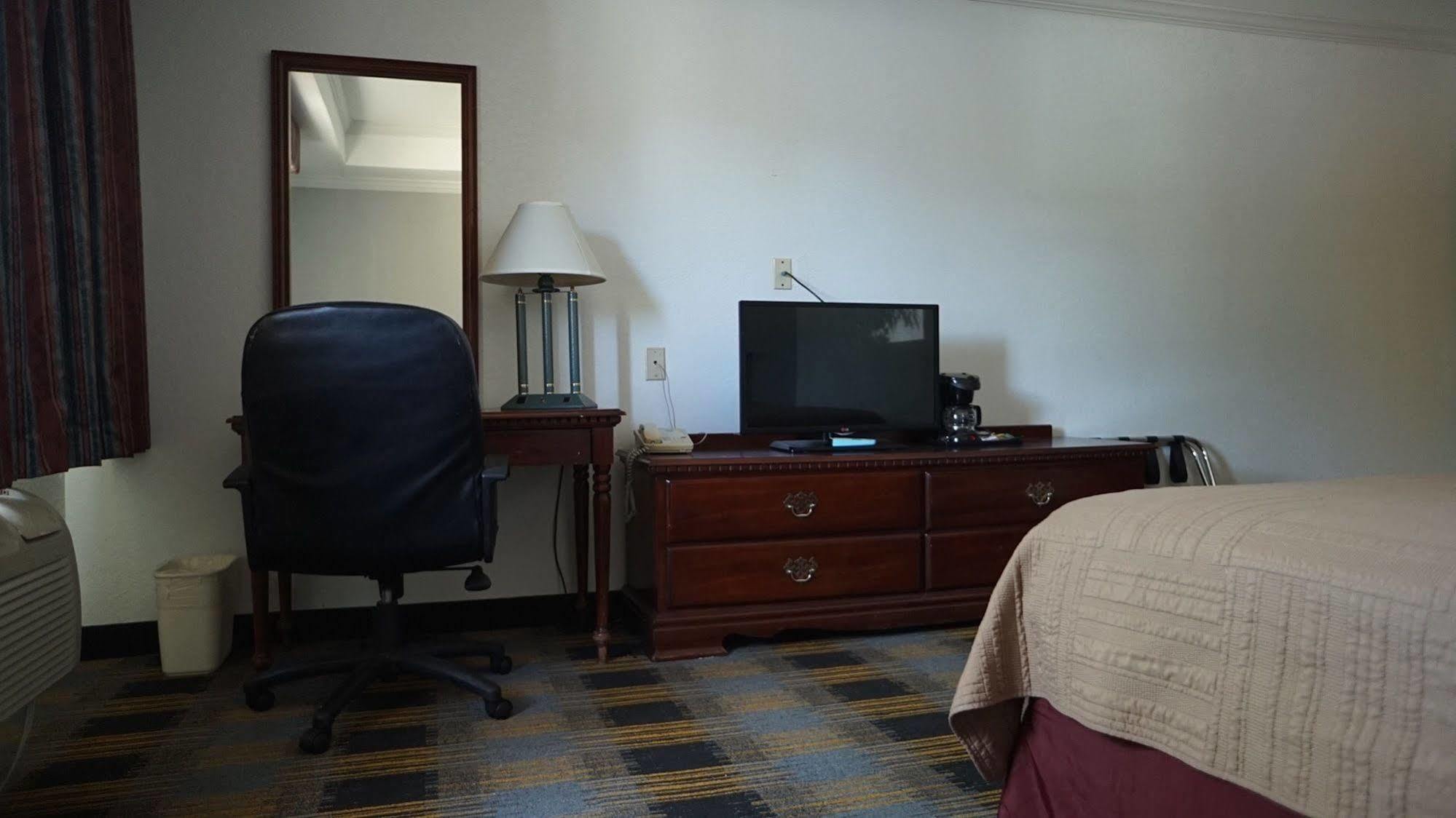 Riverview Inn & Suites Somerset Bagian luar foto